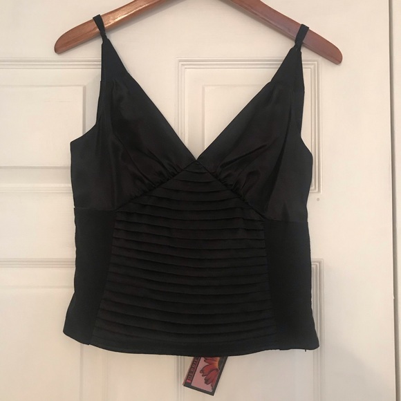 Beautiful black shell/camisole/tank - Picture 3 of 6